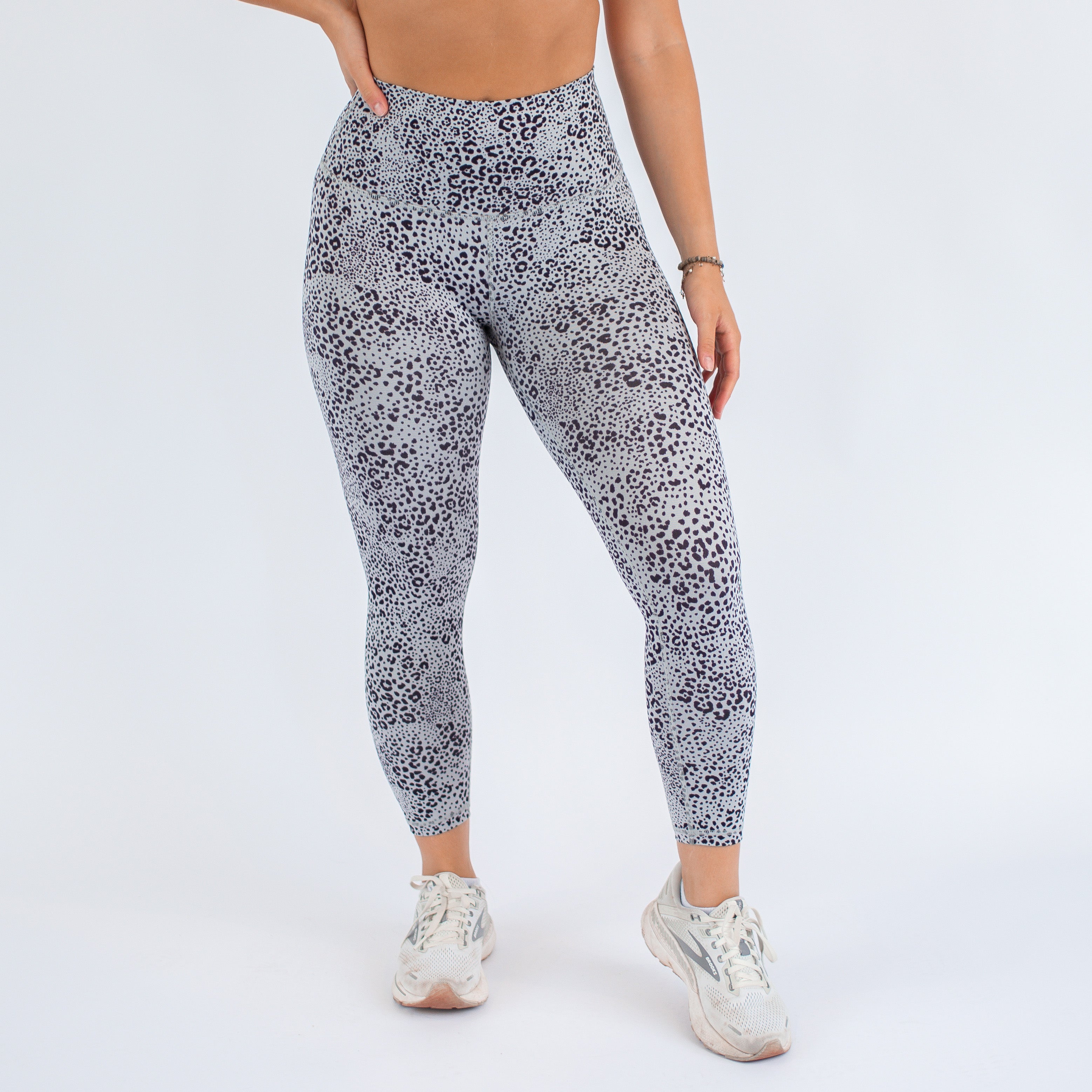 http://www.9for9.co.uk/cdn/shop/files/FLEO-El-Toro-21_-High-Waisted-Leggings-Micro-Leopard-Bounce-1.jpg?v=1690367948