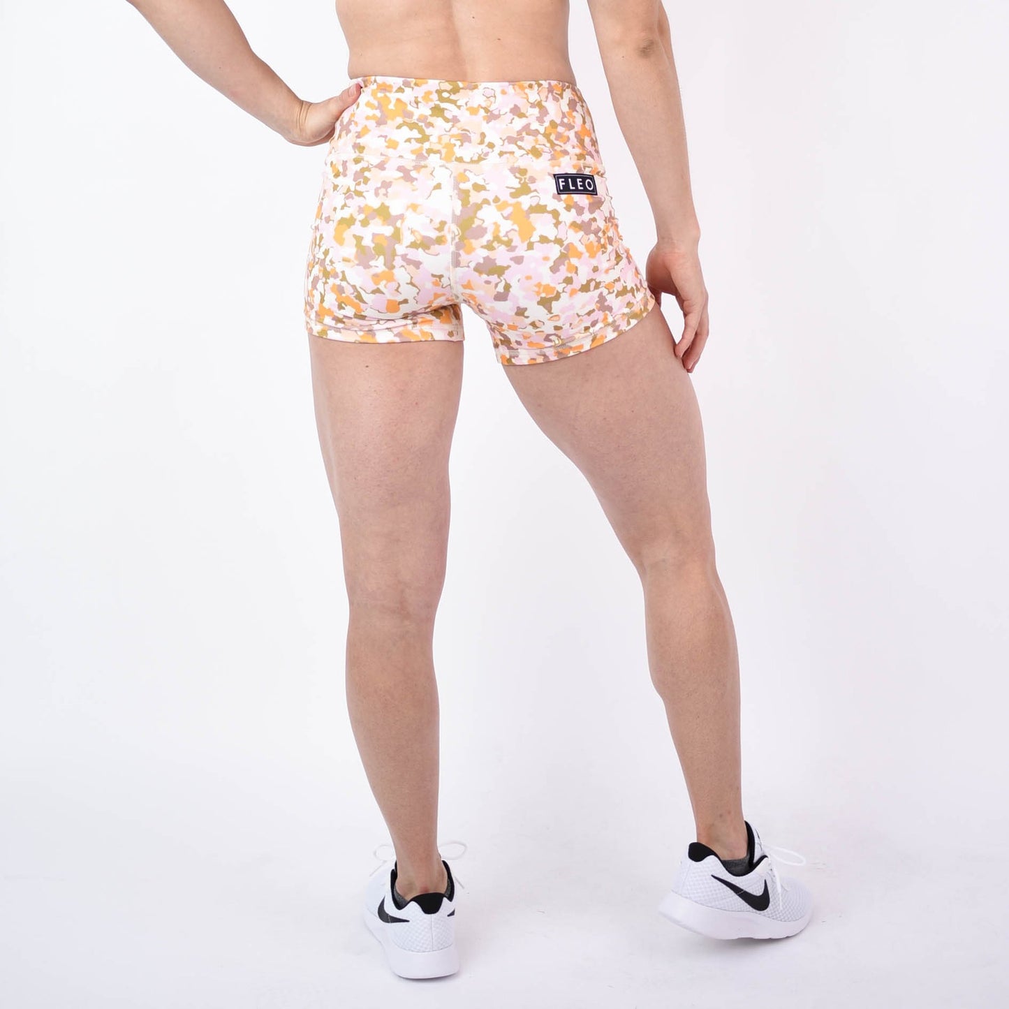 FLEO Delicate Camo Shorts (Power High-rise) - 9 for 9