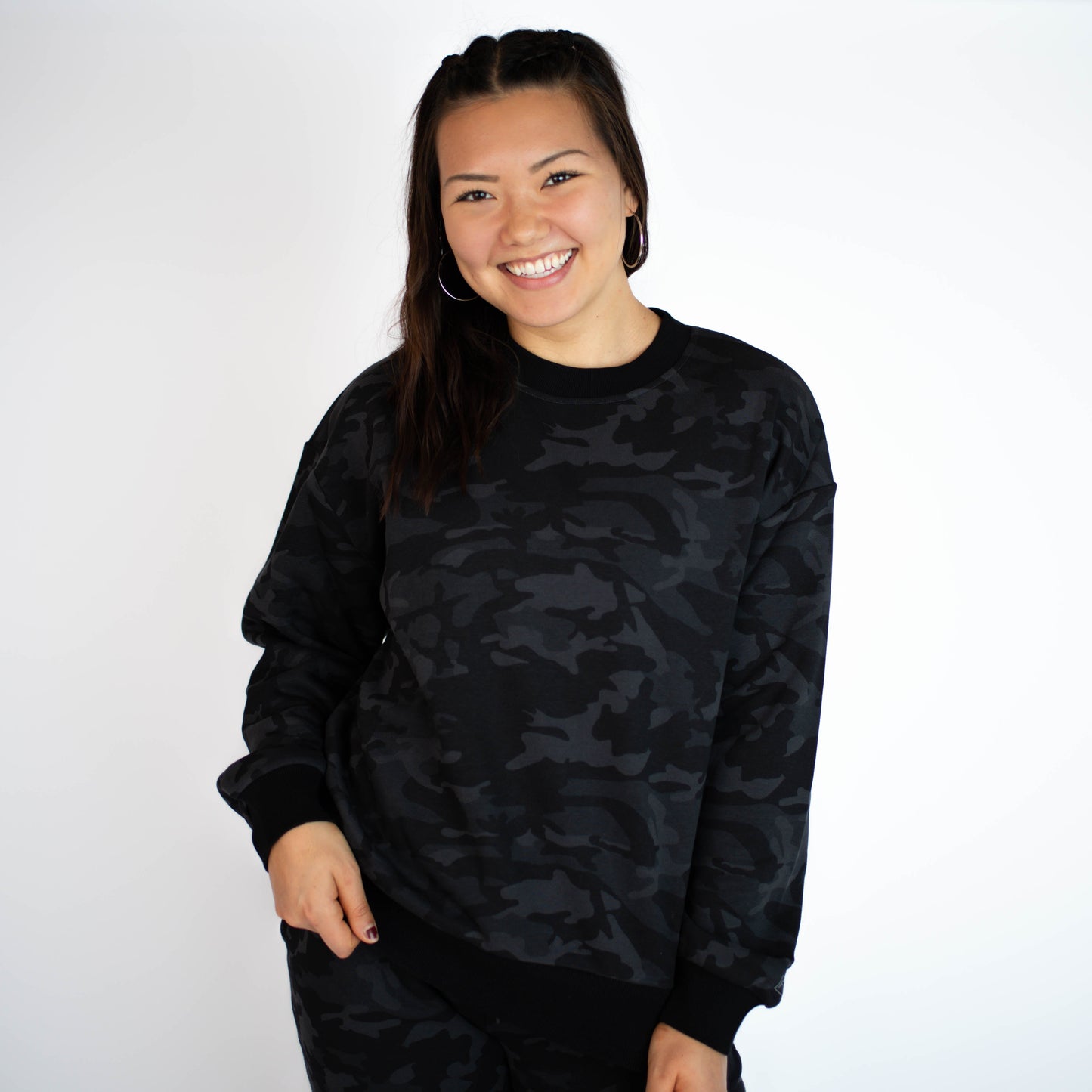 FLEO Just Right Oversized Crew - Black Camo