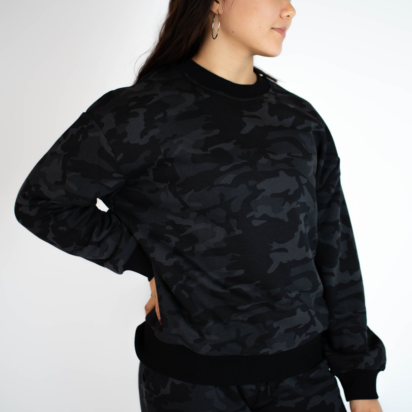 FLEO Just Right Oversized Crew - Black Camo