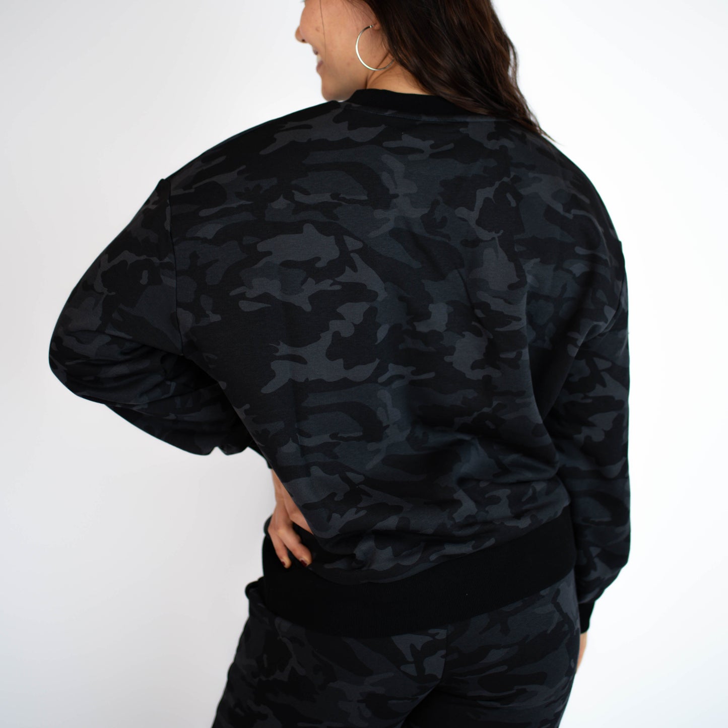 FLEO Just Right Oversized Crew - Black Camo