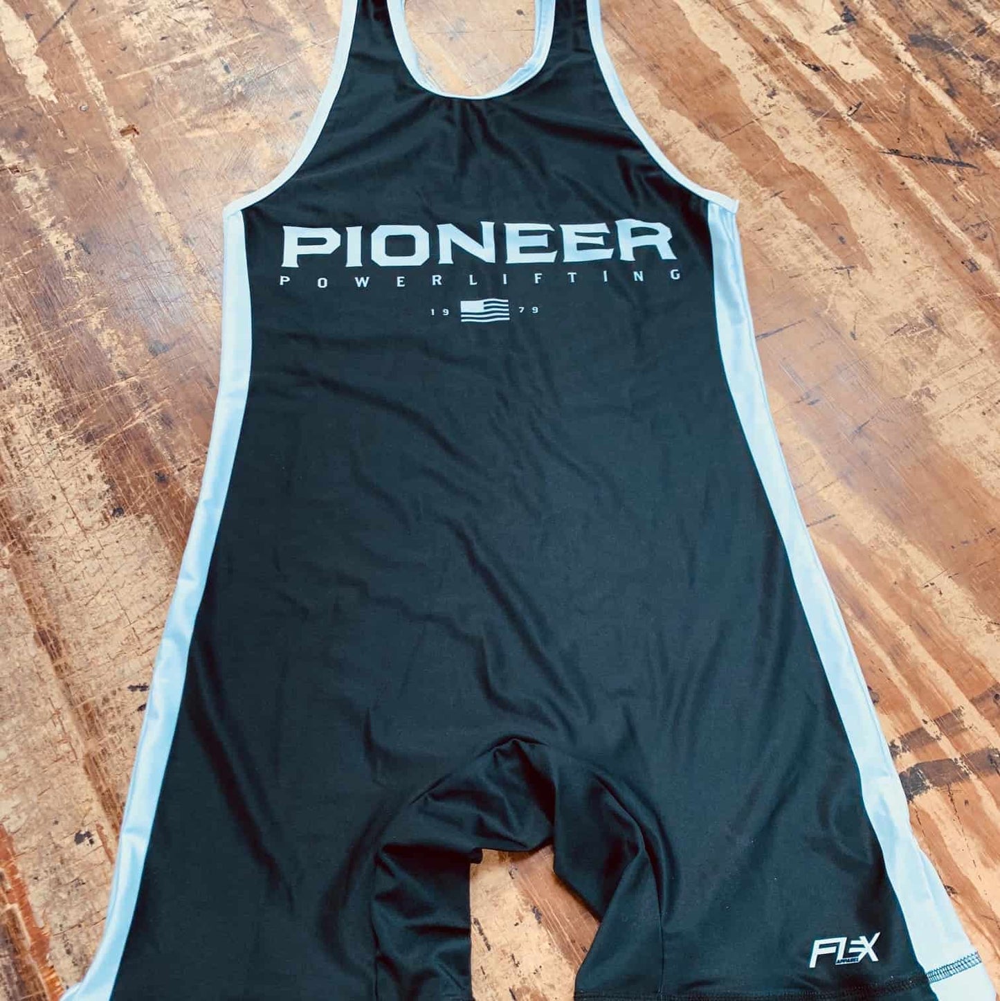Pioneer Singlet (Black / White) - 9 for 9