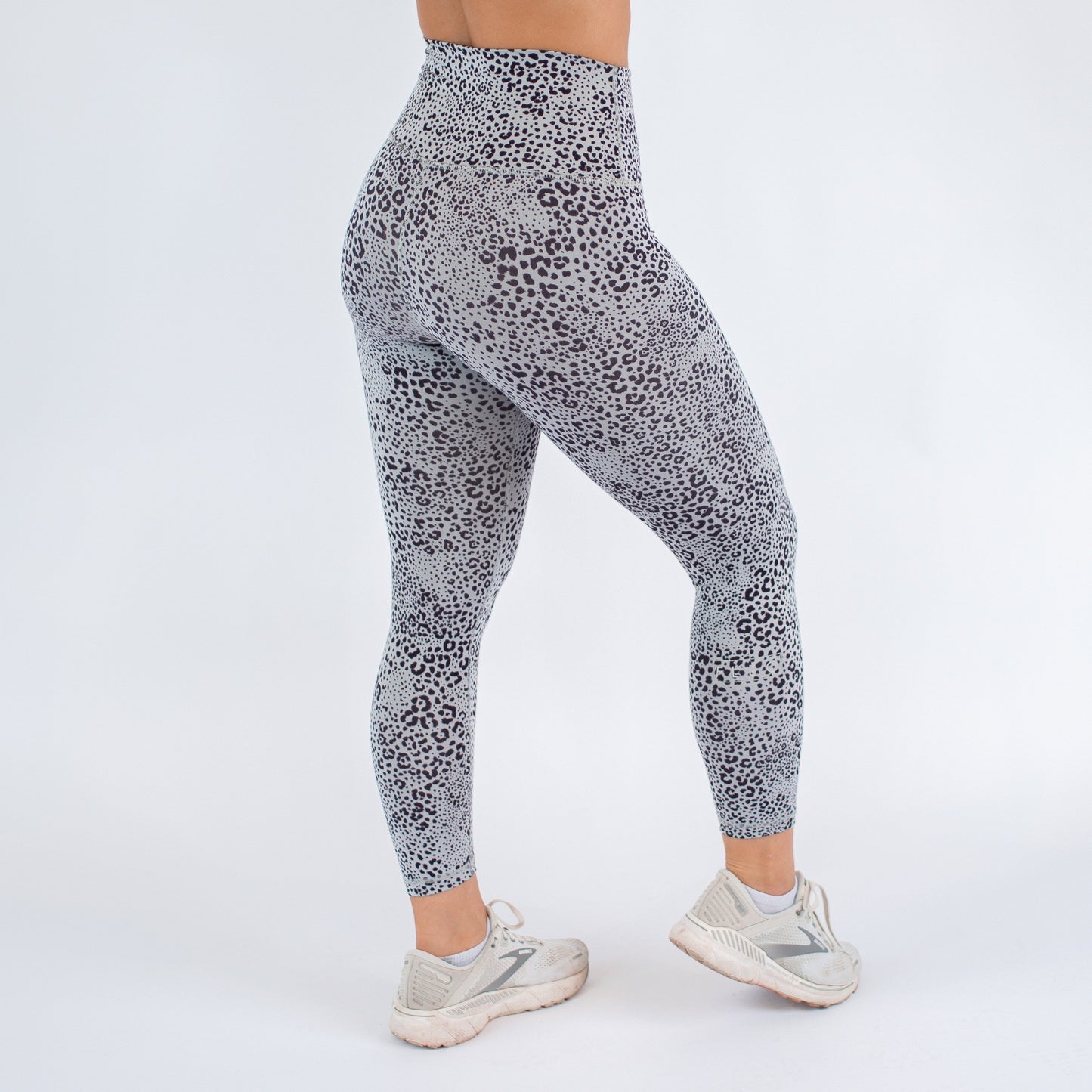 FLEO El Toro 21" Micro Leopard Leggings (Bounce)