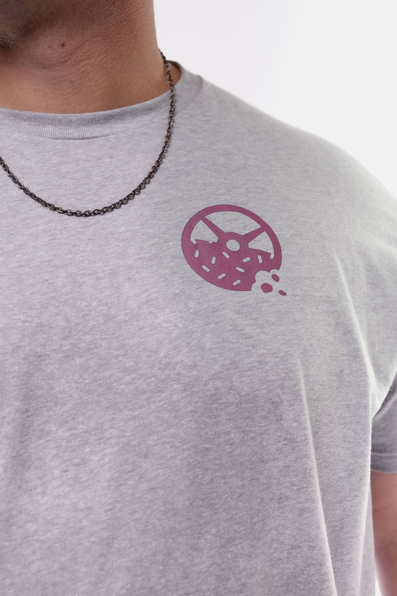 Kinda Fit Kinda Fat Bar Logo Tee (Heather Grey / Berry)