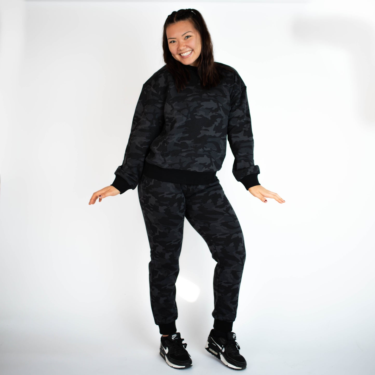 FLEO Just Right Oversized Crew - Black Camo