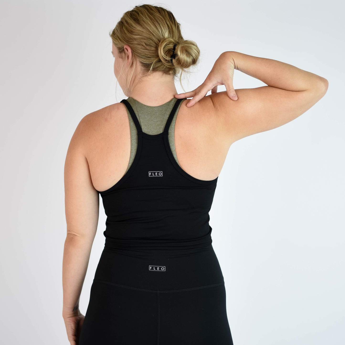FLEO Ribbed Switch Up Crop Tank - Black