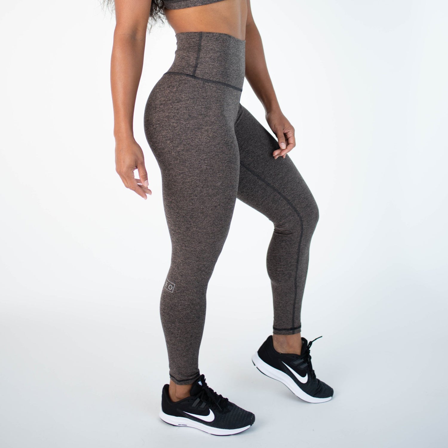 FLEO El Toro 25 Taupe Black Leggings (Bounce)